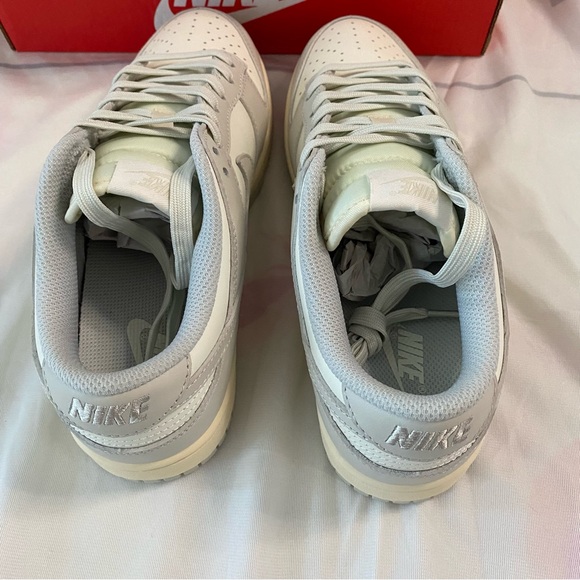 Nike Women Dunk Low Light Bone Grey - Picture 5 of 7